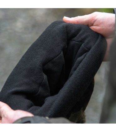 AVID CARP GORRO POMPON NEGRO Y CAMUFLAJE