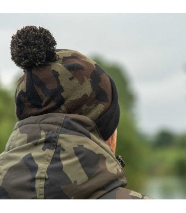 AVID CARP GORRO POMPON NEGRO Y CAMUFLAJE