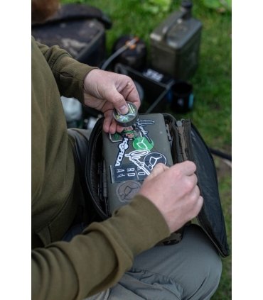 KORDA COMPAC 140 TACKLE POUCH DARK CAMO